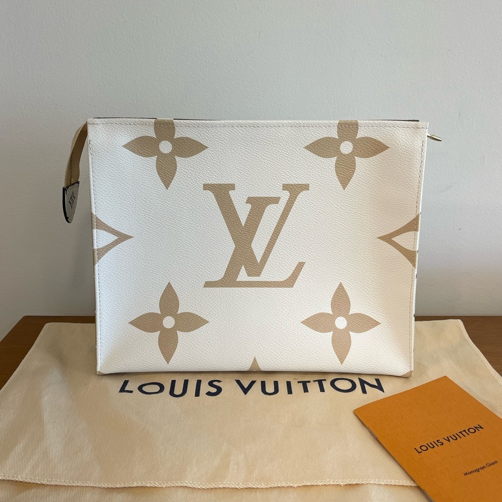 NEW Louis Vuitton Khaki White Toiletry 26 Pochette XL Giant  Monogram Clutch